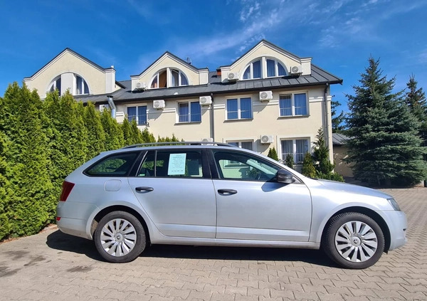 Skoda Octavia cena 34800 przebieg: 228000, rok produkcji 2014 z Polkowice małe 22